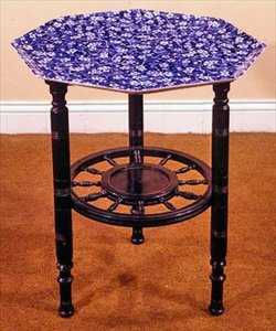 Arts and Crafts tafel met Minton dienblad, c.1890